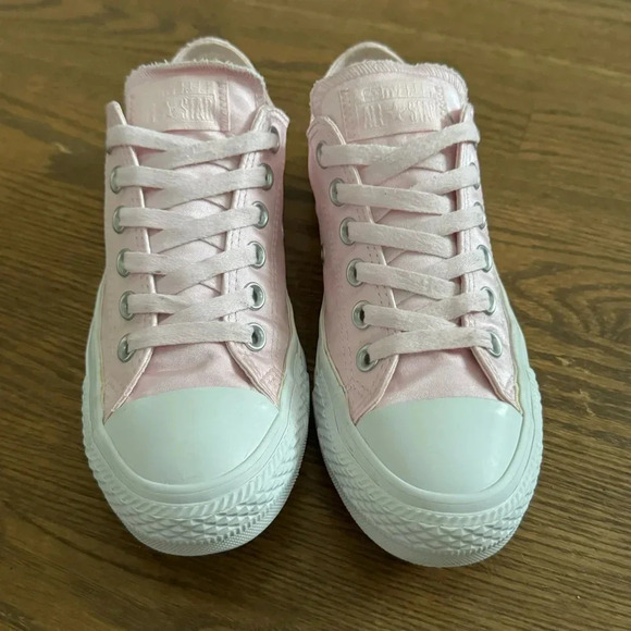 Converse Chuck Taylor All Star Ox Women's ShoesSatin Arctic Pink/White size 7 - Picture 15 of 15